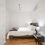 Architectural 2Bd Condo In Miracle Mile Perfect For Families