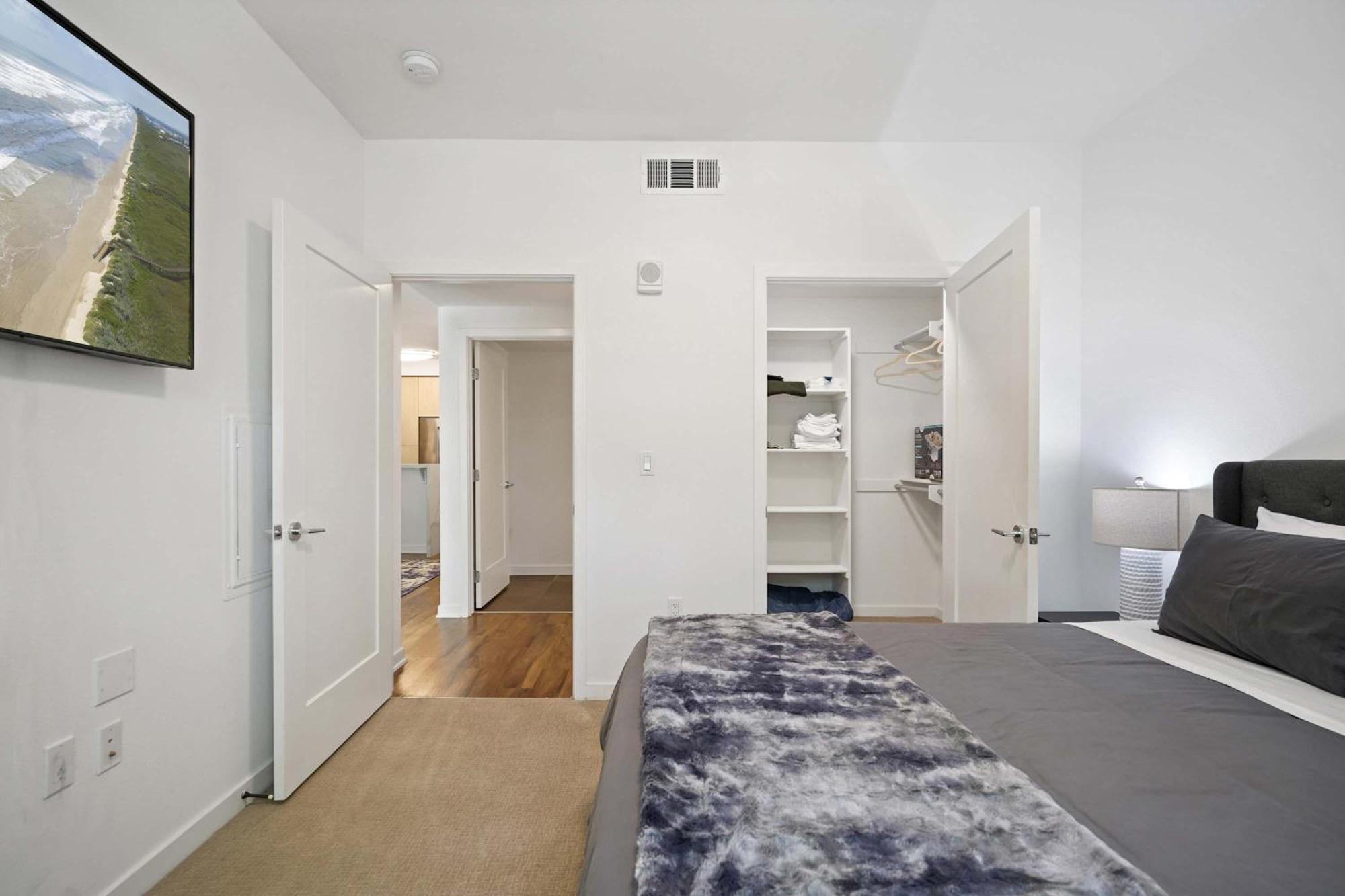 Architectural 2bd In Miracle Mile Perfect For Families Apartment Los Angeles