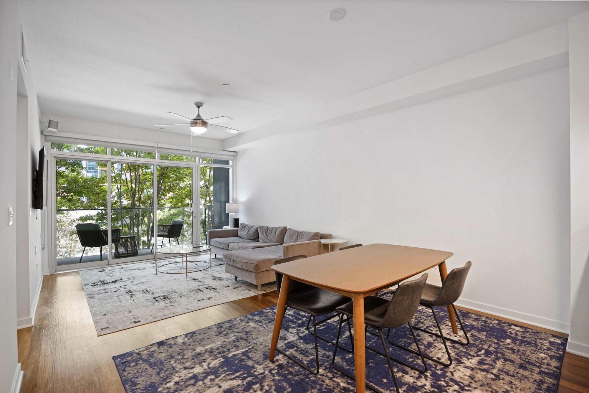 Apartment Architectural 2bd In Miracle Mile Perfect For Families *